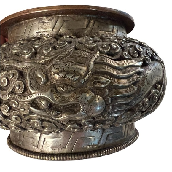 Antique Nepali Tibetan metal urn decorated with coral. - Picture 2 of 8